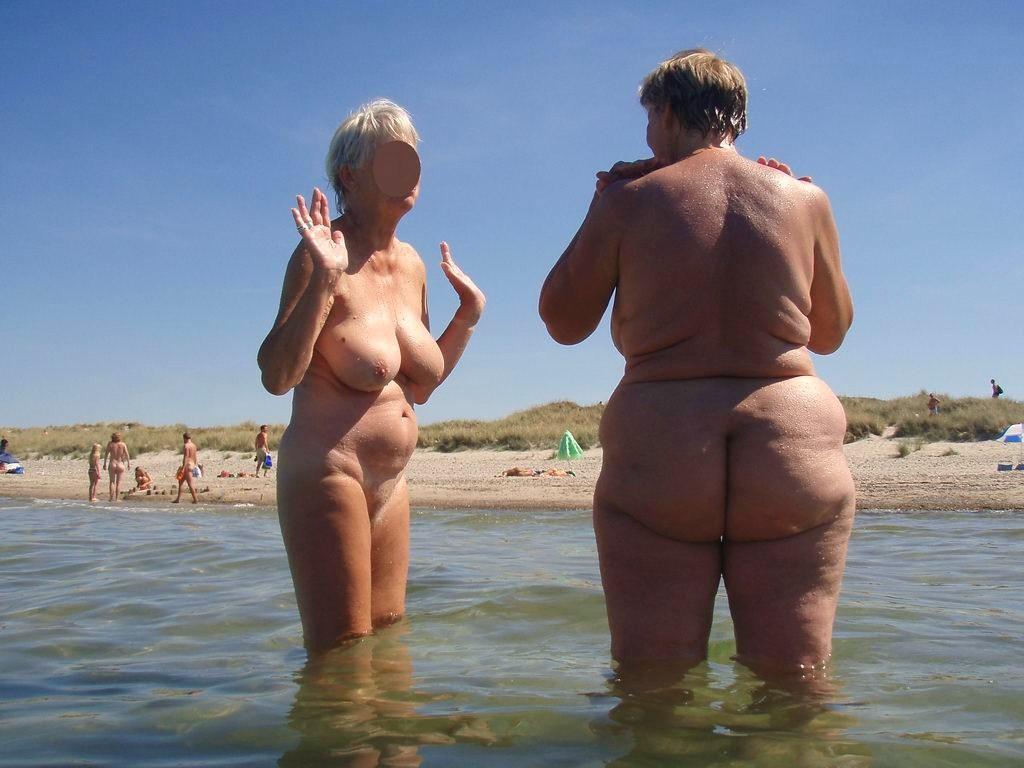 Fat Oma Granny Beach | Niche Top Mature